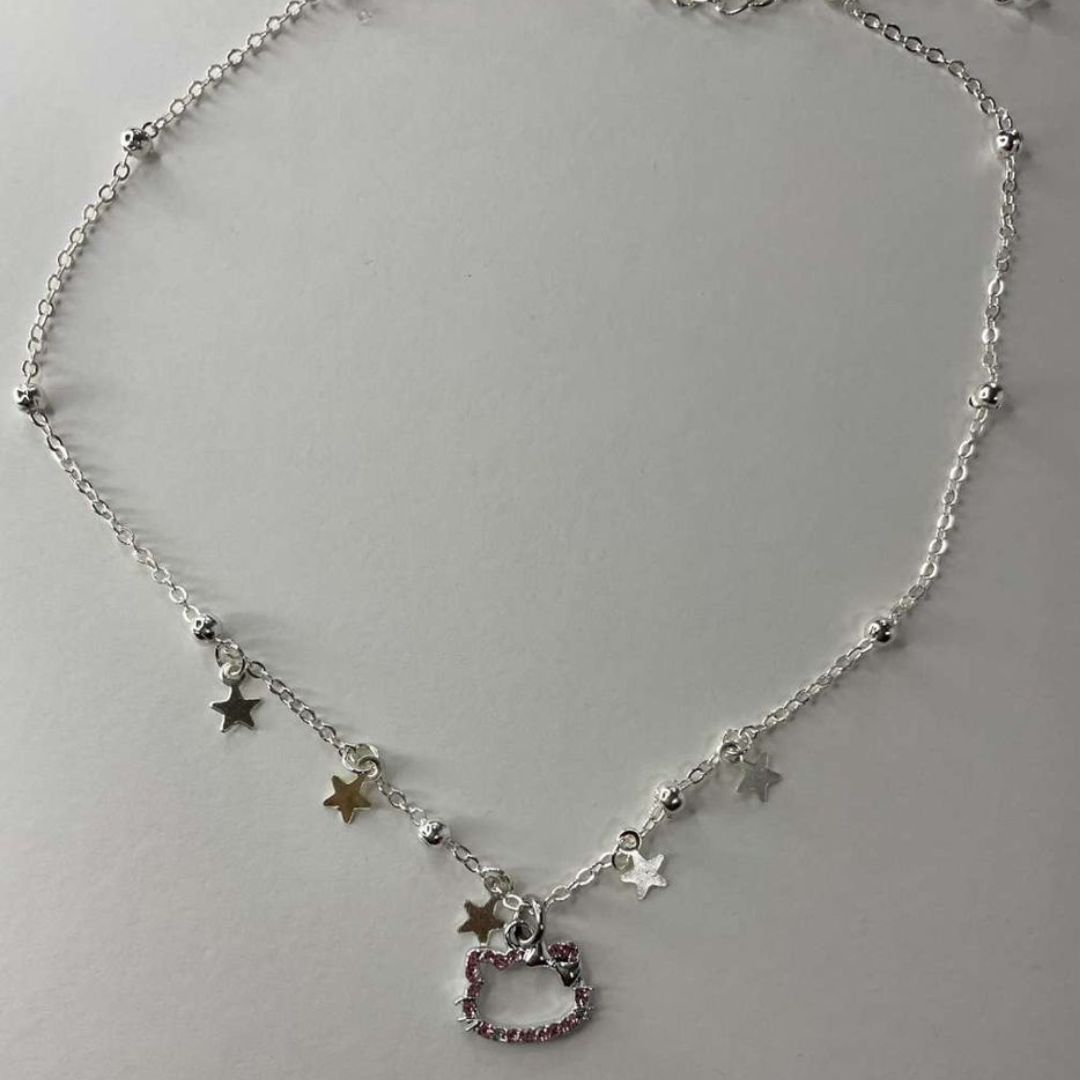 Hello Kitty Star Necklace: Adorable Elegance Everywhere