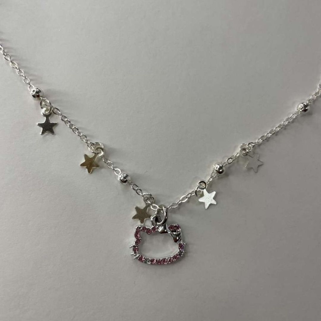 Hello Kitty Star Necklace: Adorable Elegance Everywhere