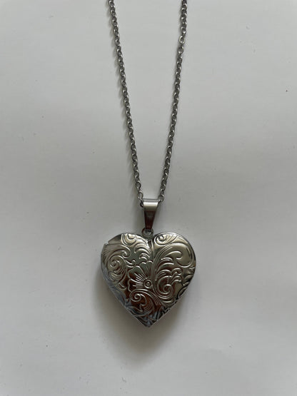 Heart Locket (different colors)